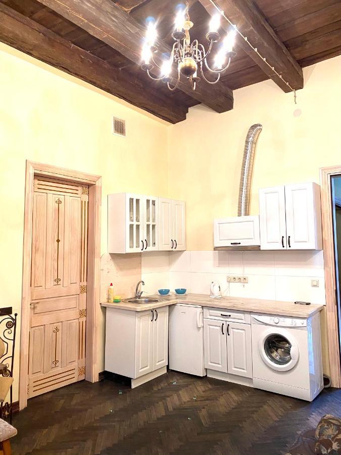 Квартира В Центрі На Вулиці Валова 21 Lviv Buitenkant foto